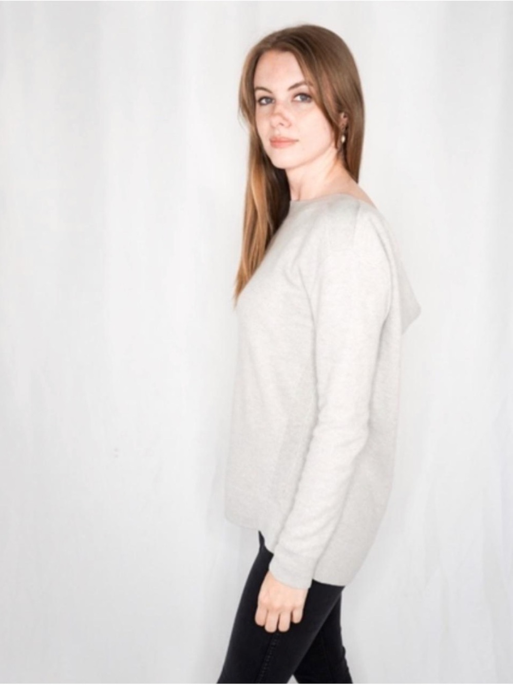 Club Monaco Cashmere Light Gray Drape-Back Women’s Sweater - Picture 2 of 6